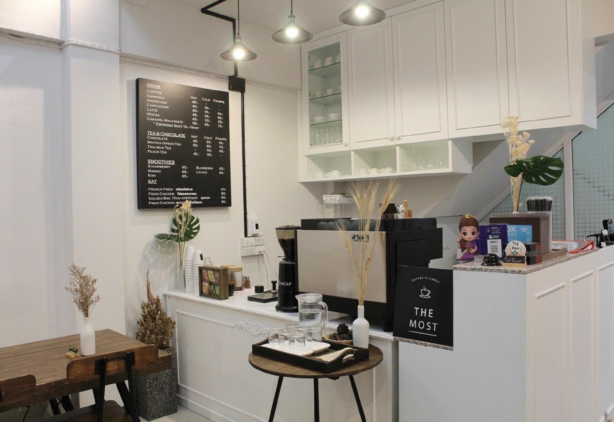 The Most Coffee & Guesthouse Чиангмай Екстериор снимка